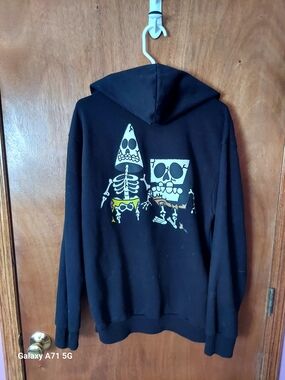 Nickelodeon Black Hoodie with Spingwbob Skeleton Cartoon Duo